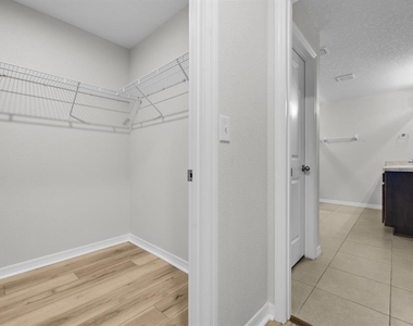 896 Nw 253rd Drive - Photo Thumbnail 10
