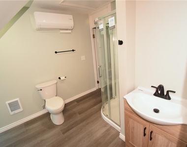 219 W Burke Street - Photo Thumbnail 11