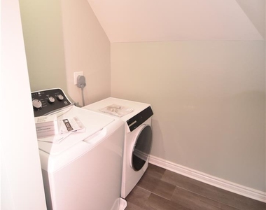 219 W Burke Street - Photo Thumbnail 13