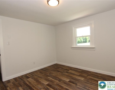 151 Dogwood Drive - Photo Thumbnail 4