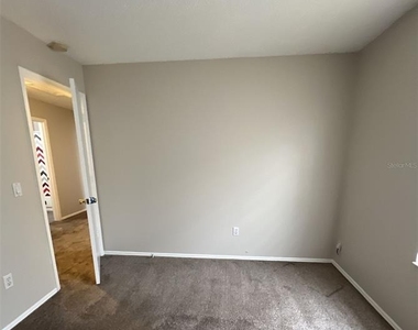 319 Oak Track Drive - Photo Thumbnail 10