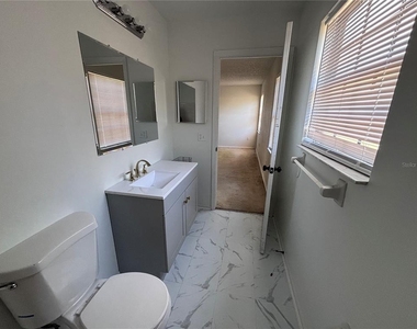 1028 Hickory Road - Photo Thumbnail 14