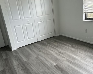 1028 Hickory Road - Photo Thumbnail 9