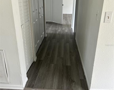 1028 Hickory Road - Photo Thumbnail 7