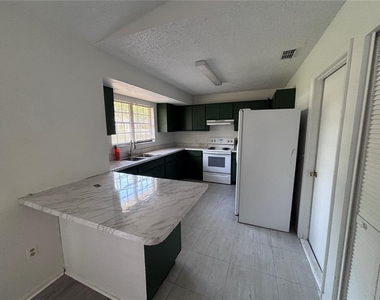 1028 Hickory Road - Photo Thumbnail 5