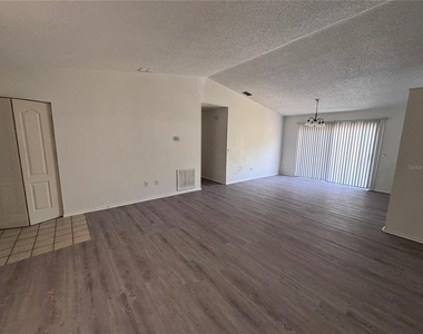 1028 Hickory Road - Photo Thumbnail 2