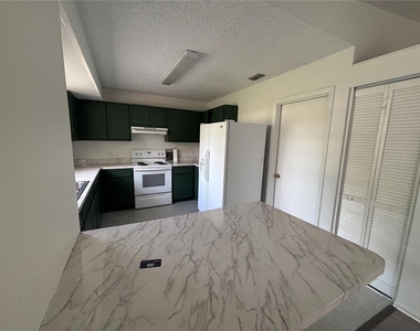 1028 Hickory Road - Photo Thumbnail 6