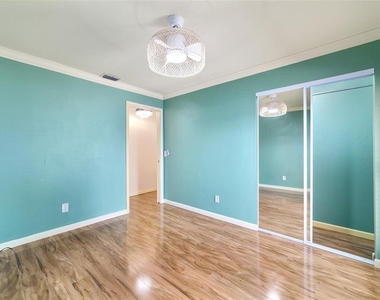 5330 Kings Court - Photo Thumbnail 32