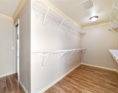 5330 Kings Court - Photo Thumbnail 37