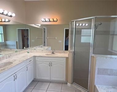 18 Poinbury Drive - Photo Thumbnail 12
