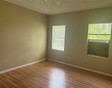 18 Poinbury Drive - Photo Thumbnail 1
