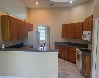18 Poinbury Drive - Photo Thumbnail 6