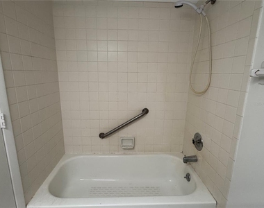6428 Hamlet Drive - Photo Thumbnail 10