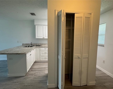6428 Hamlet Drive - Photo Thumbnail 2