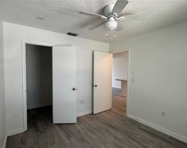6428 Hamlet Drive - Photo Thumbnail 8