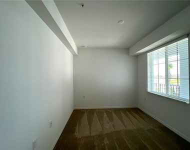 14041 Heritage Landing Boulevard - Photo Thumbnail 19