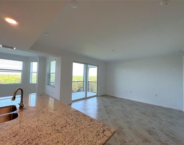 14041 Heritage Landing Boulevard - Photo Thumbnail 9
