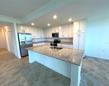 14041 Heritage Landing Boulevard - Photo Thumbnail 3