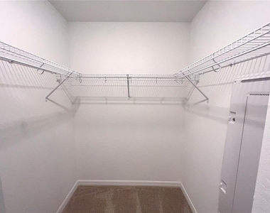 14041 Heritage Landing Boulevard - Photo Thumbnail 15