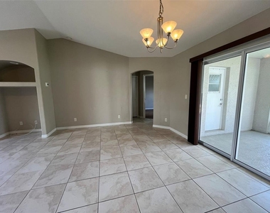 3605 Caballero Avenue - Photo Thumbnail 4
