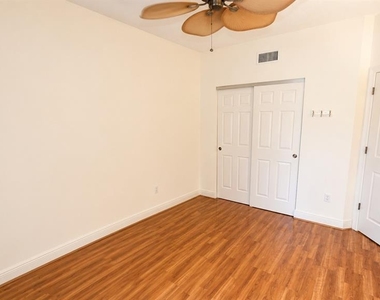 6552 Moorings Point Circle - Photo Thumbnail 26