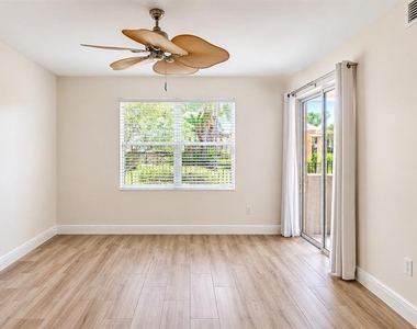 6552 Moorings Point Circle - Photo Thumbnail 15