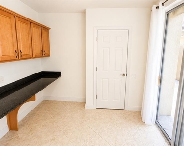 6552 Moorings Point Circle - Photo Thumbnail 11