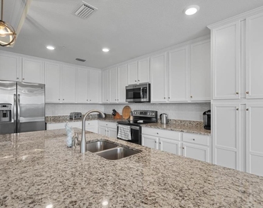 17118 Vardon Terrace - Photo Thumbnail 10