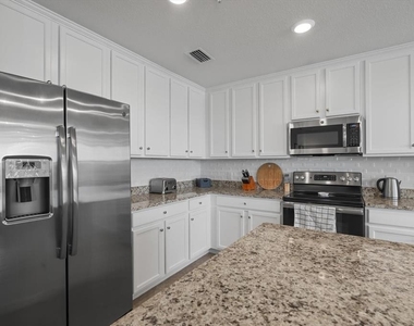 17118 Vardon Terrace - Photo Thumbnail 8
