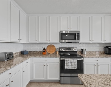 17118 Vardon Terrace - Photo Thumbnail 7