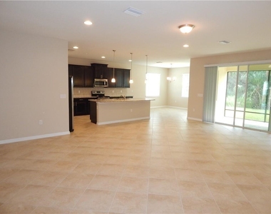 15302 Las Olas Place - Photo Thumbnail 6
