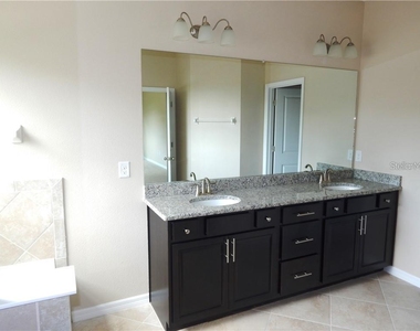 15302 Las Olas Place - Photo Thumbnail 9