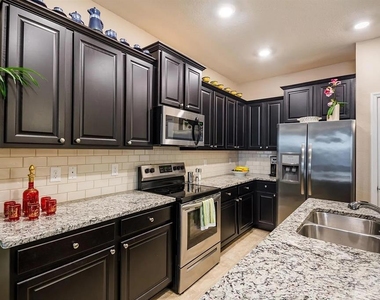 8688 Ice Wine Street - Photo Thumbnail 6