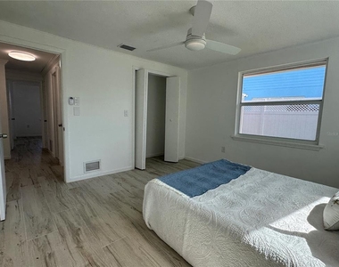 812 Bayview Drive - Photo Thumbnail 17