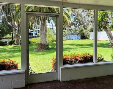 812 Bayview Drive - Photo Thumbnail 23