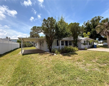 812 Bayview Drive - Photo Thumbnail 1