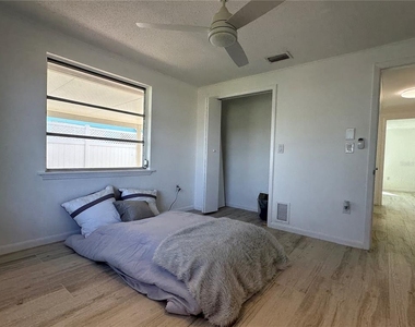 812 Bayview Drive - Photo Thumbnail 13