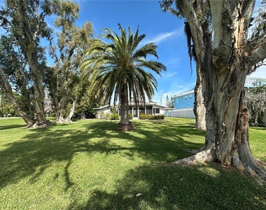 812 Bayview Drive - Photo Thumbnail 20