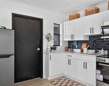 600 Corey Avenue - Photo Thumbnail 3