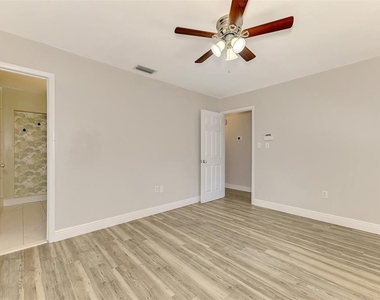 5520 Hayden Boulevard - Photo Thumbnail 24