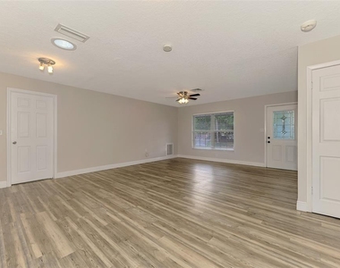5520 Hayden Boulevard - Photo Thumbnail 9