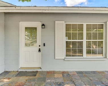 5520 Hayden Boulevard - Photo Thumbnail 3