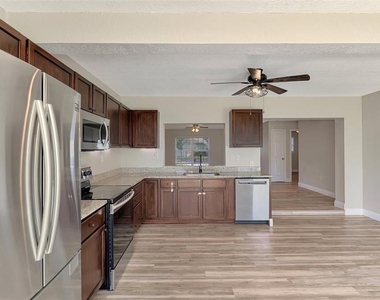 5520 Hayden Boulevard - Photo Thumbnail 17