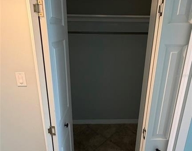 9393 Midnight Pass Road - Photo Thumbnail 14