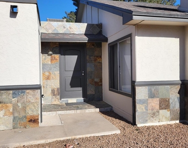 1802 Frank Sinatra Place - Photo Thumbnail 2