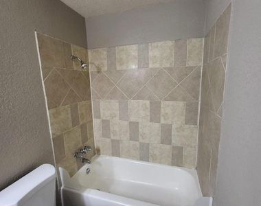 1802 Frank Sinatra Place - Photo Thumbnail 17