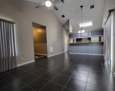 1802 Frank Sinatra Place - Photo Thumbnail 25