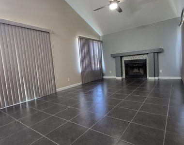 1802 Frank Sinatra Place - Photo Thumbnail 24