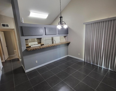 1802 Frank Sinatra Place - Photo Thumbnail 23