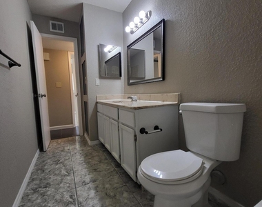 1802 Frank Sinatra Place - Photo Thumbnail 16